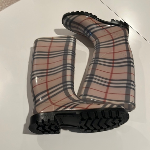 Burberry rain boots - new without tags - Picture 1 of 5